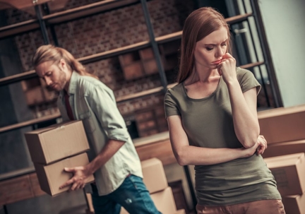 divorce couple moving
